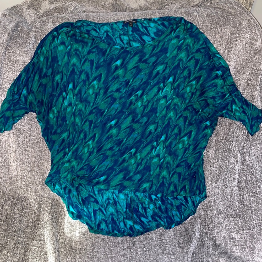 Ocean colors medium Express shirt